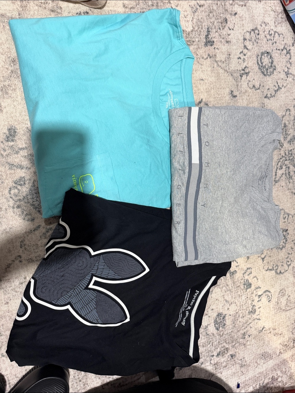 Bundle of 3 men’s tshirts